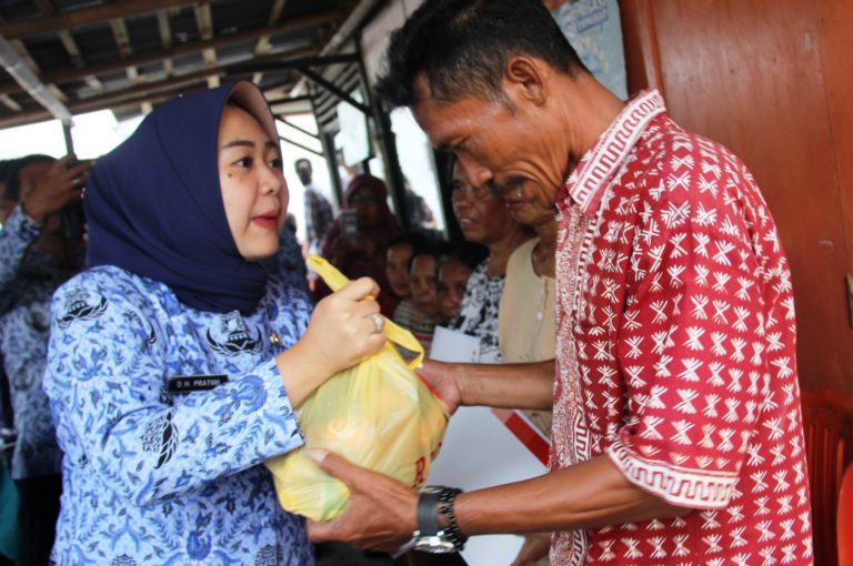 Plt. Bupati Tiwi Kunjungi Korban Kebakaran Kandanggampang